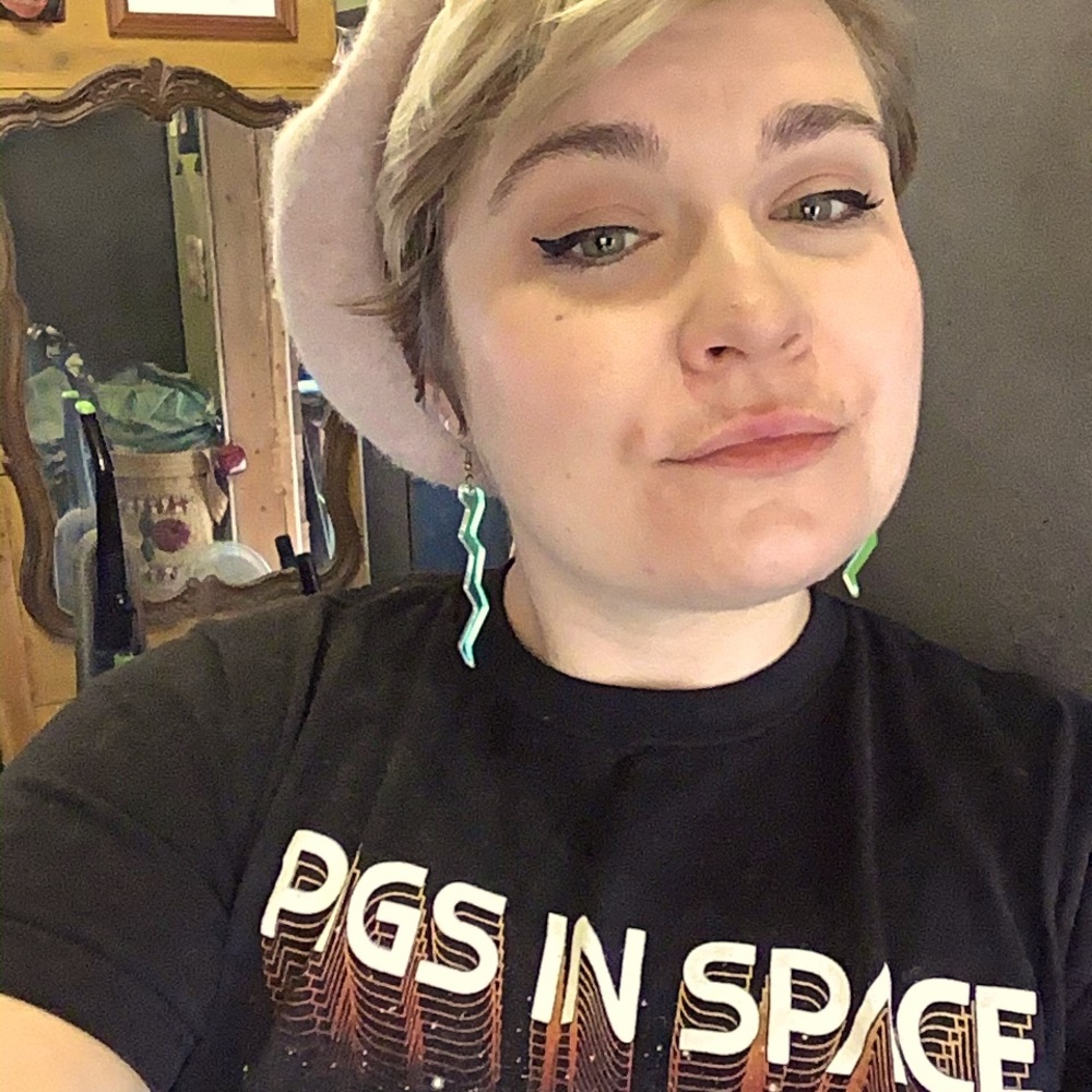 Meet your Posher, Hannah